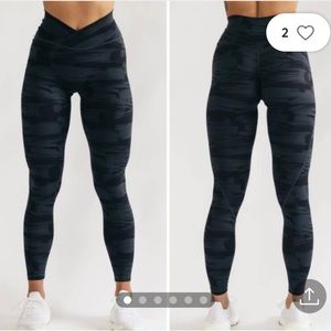 Alphalete surface path leggings SM